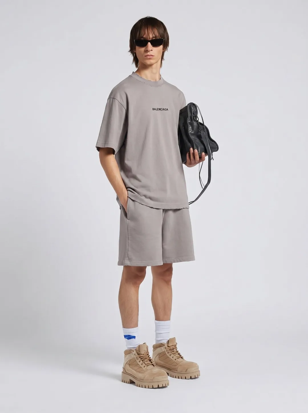 P100✨🔥 [balenciaga] 2026FW short-sleeved T-shirt Premium 26s double yarn 300g fabric embroidery process wash water spray Ma Jiu distressed color: wash water black wash water white wash water Khaki Size: S M L XL 2XL